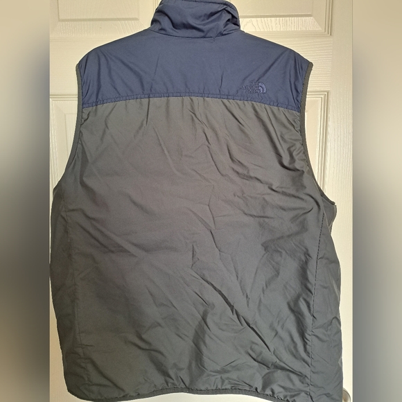 Northface Reversible Vest - Picture 2 of 9